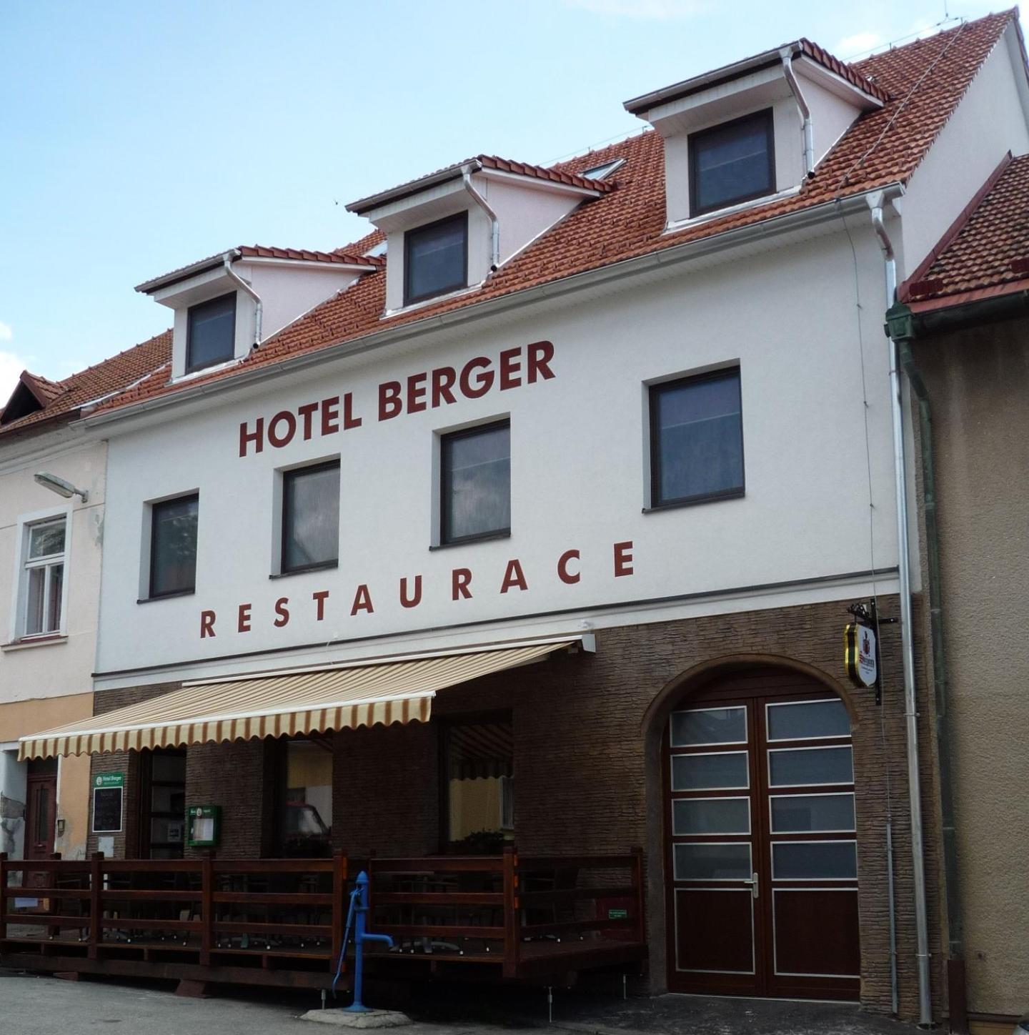 Hotel Berger カメニツェ・ナト・リポウ エクステリア 写真